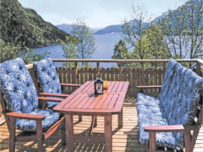 Отель Holiday home Nordfjordeid Hundvik, Нурфьордэйд